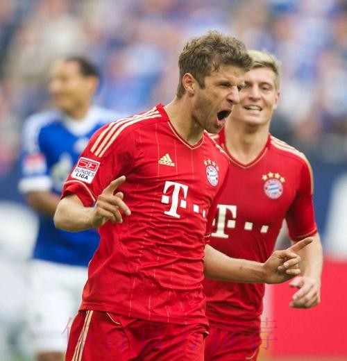 克罗斯吐槽拜仁:欧冠客战都要聚餐 很烦只想回家 克罗斯吐槽拜仁:欧冠客战都要聚餐 很烦只想回家